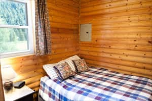 Cabin1 Bedroom2