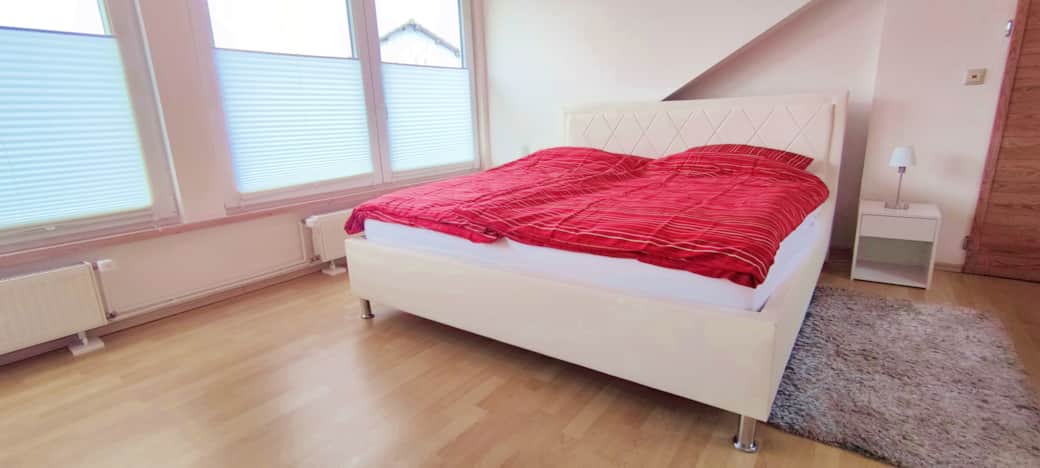 Schlafzimmer 1