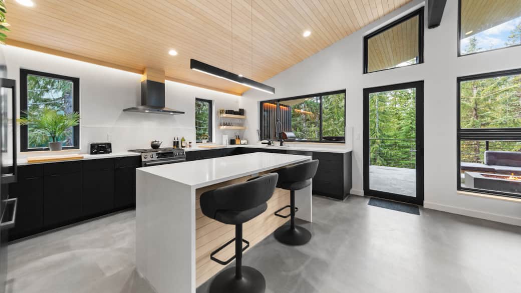 RAVN HAUS - Canopy - Kitchen Island SW _ VRBO RAVN HAUS - Canopy - Kitchen Island SW _ VRBO