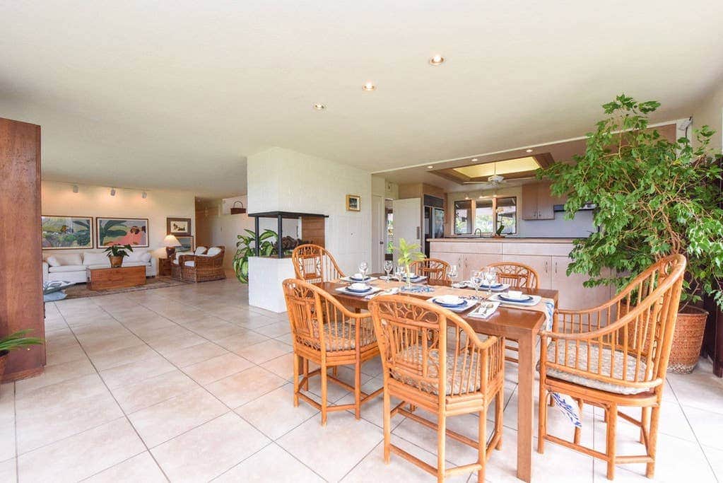 Tranquility Beachfront- Dining and Living Room Tranquility Beachfront- Dining and Living Room