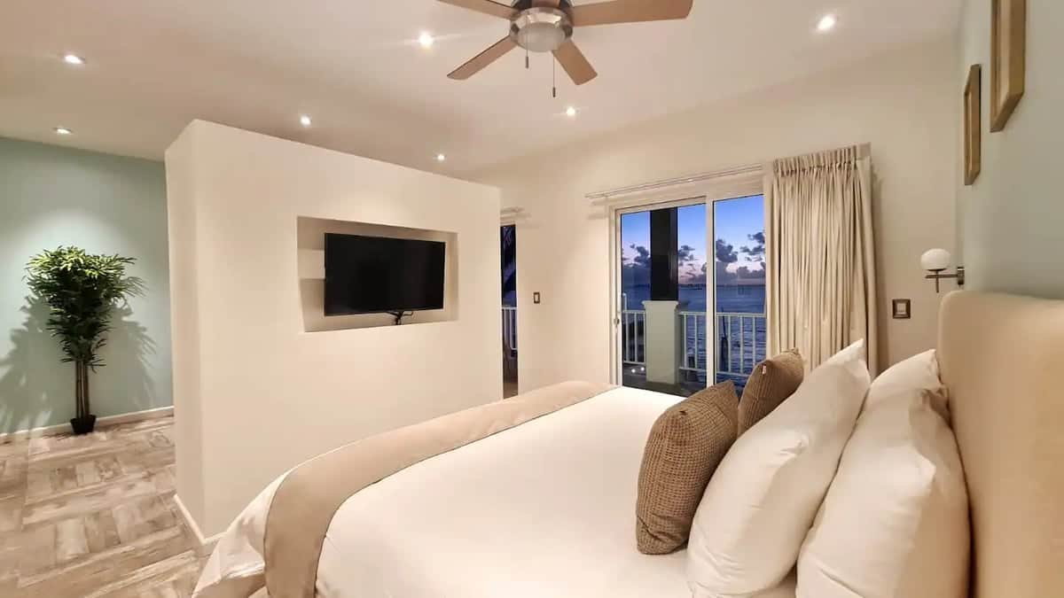 Marina Bartolome - Suite 1 - Bartolome Suites - Oceanfront - Isla Mujeres - Vacation Rentals - Bedro