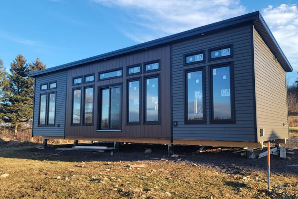 This is our fourth cottage on the property, 2 queen bedrooms fully equiped. This is our fourth cottage on the property, 2 queen bedrooms fully equiped.