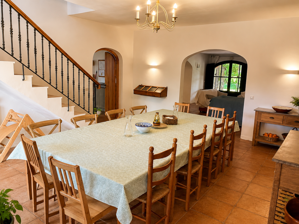 Salle à manger idéale pour de longs repas en groupe