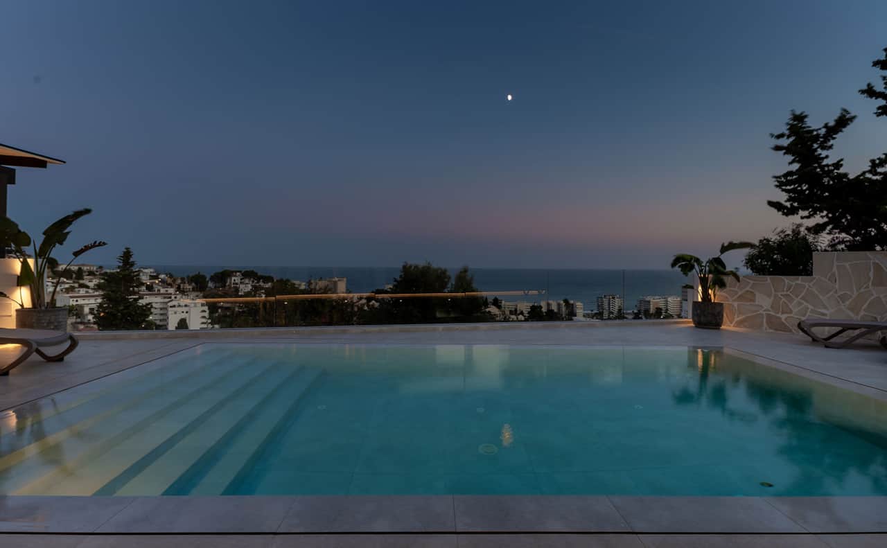 Pool & underholdningsområde