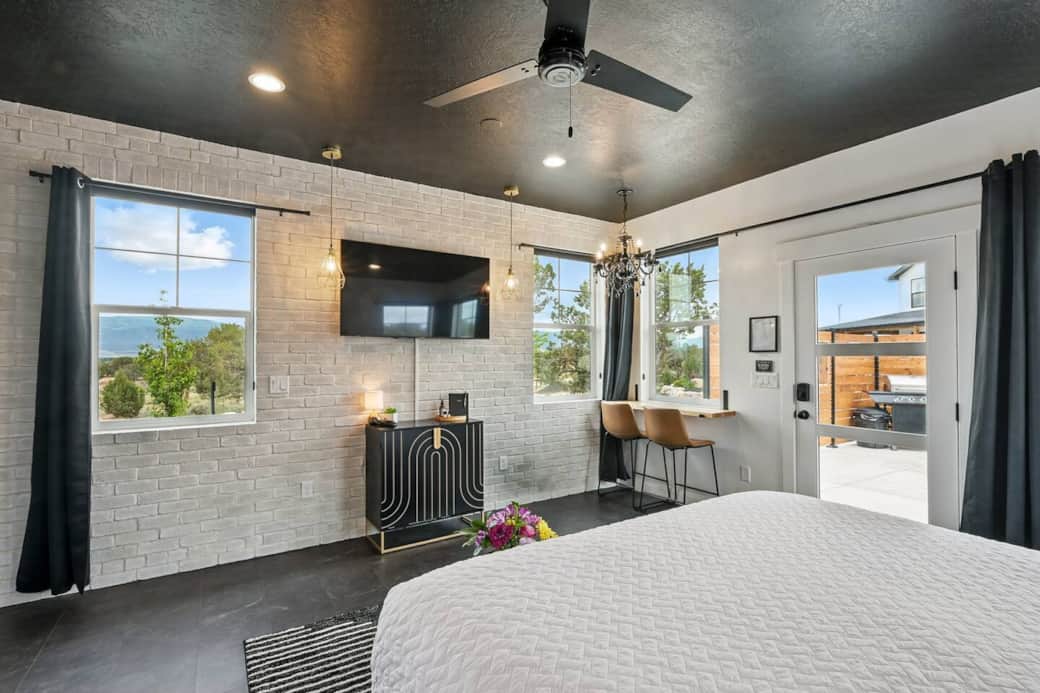 Cozy Workspace or Dining Bar – Optional bar area perfect for work or meals. Cozy Workspace or Dining Bar – Optional bar area perfect for work or meals.