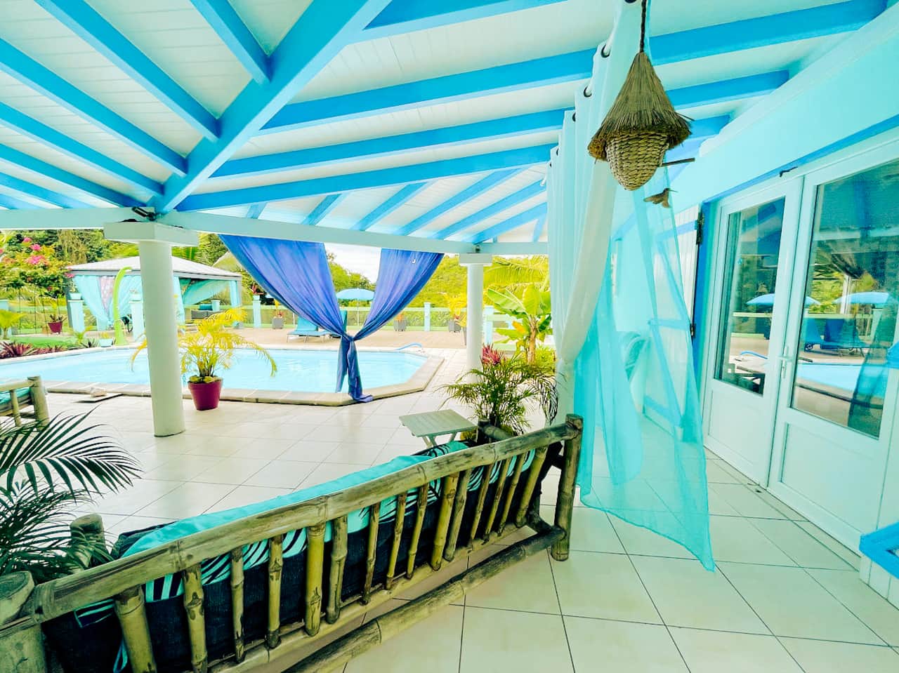 terrasse  privé avec vue piscine