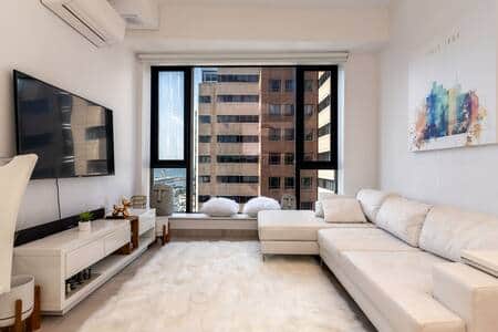Lounge & City view