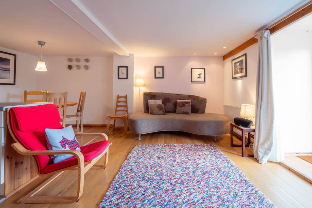 Open Plan Living / Dining Room with Streaming wireless speaker Open Plan Living / Dining Room with Streaming wireless speaker