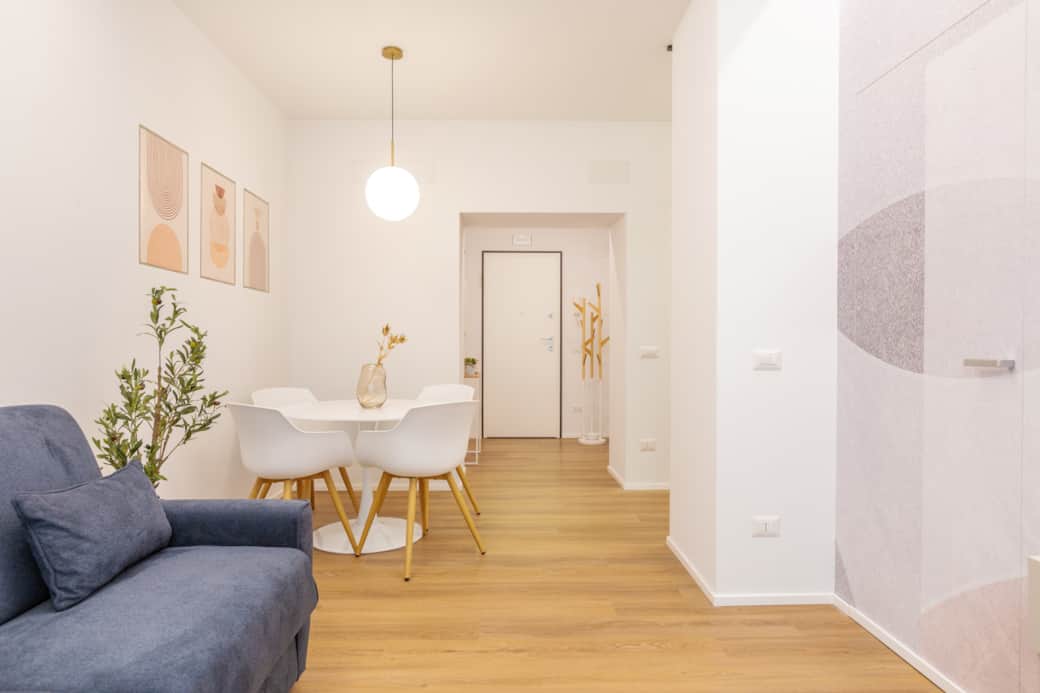 Living room with Dining Table