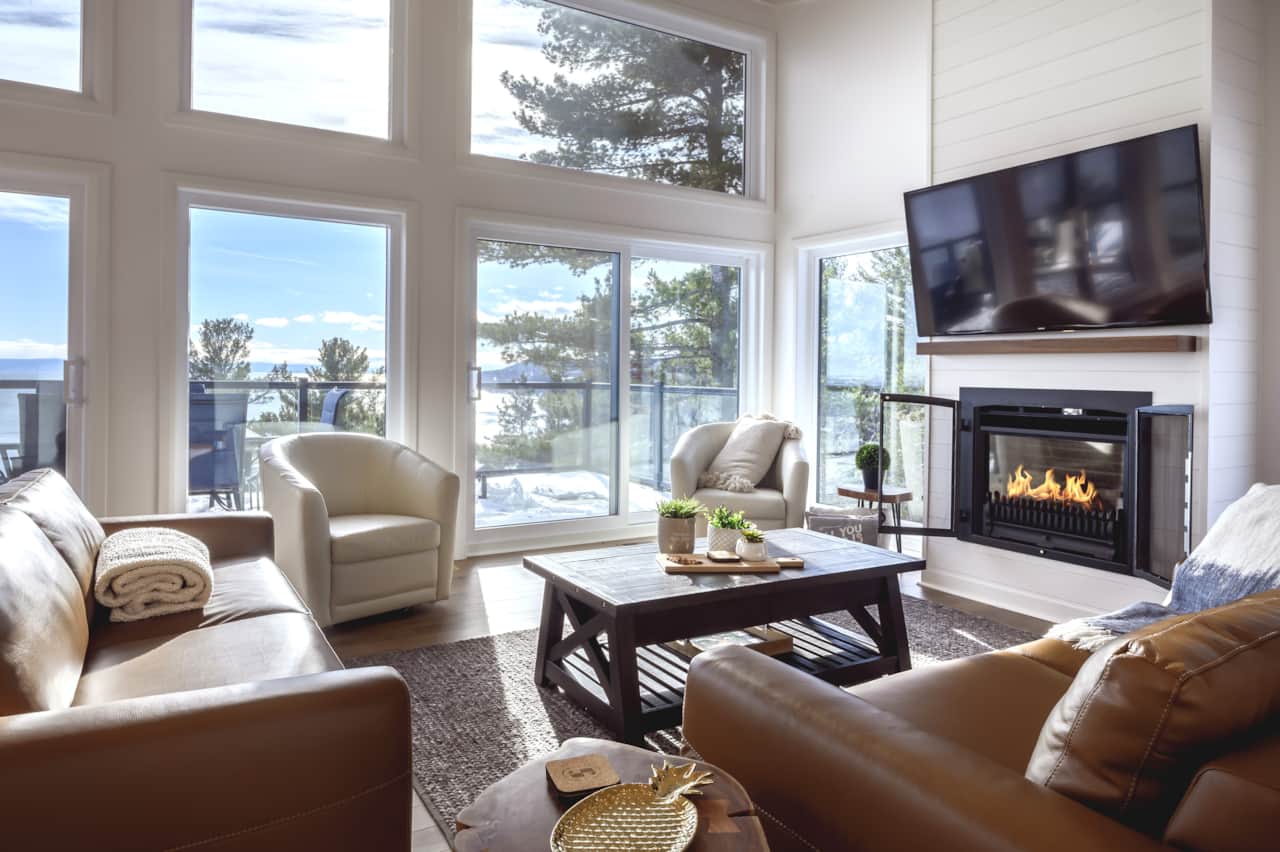 Living room with gas fireplace