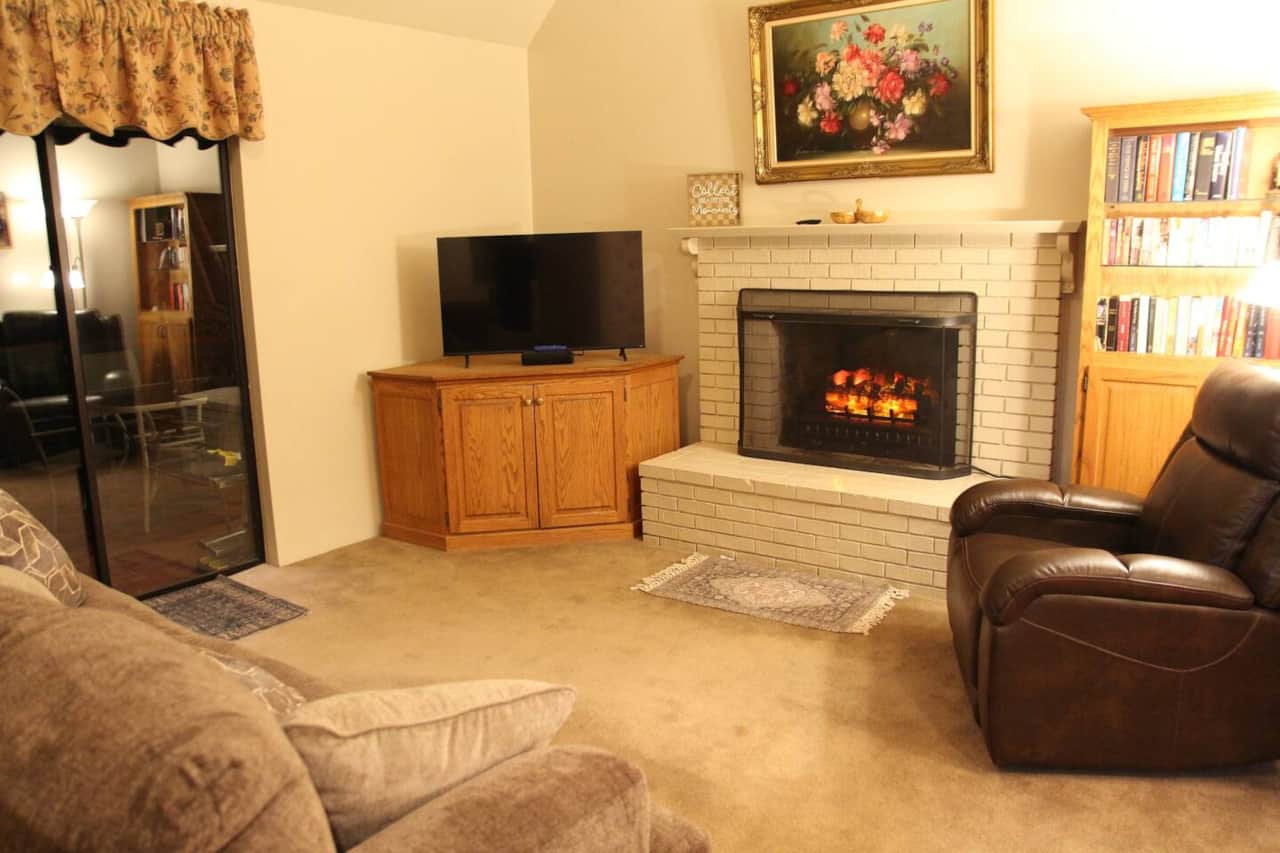 Living Room w/Electric Fireplace
