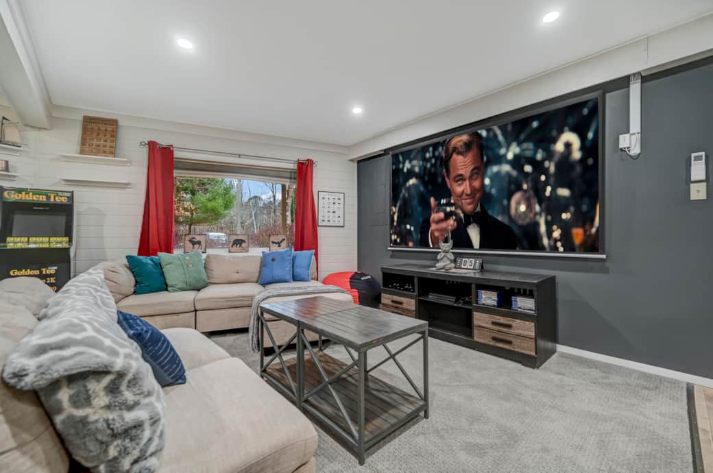 227 Birch Dr 021 TV Screen 227 Birch Dr 021 TV Screen