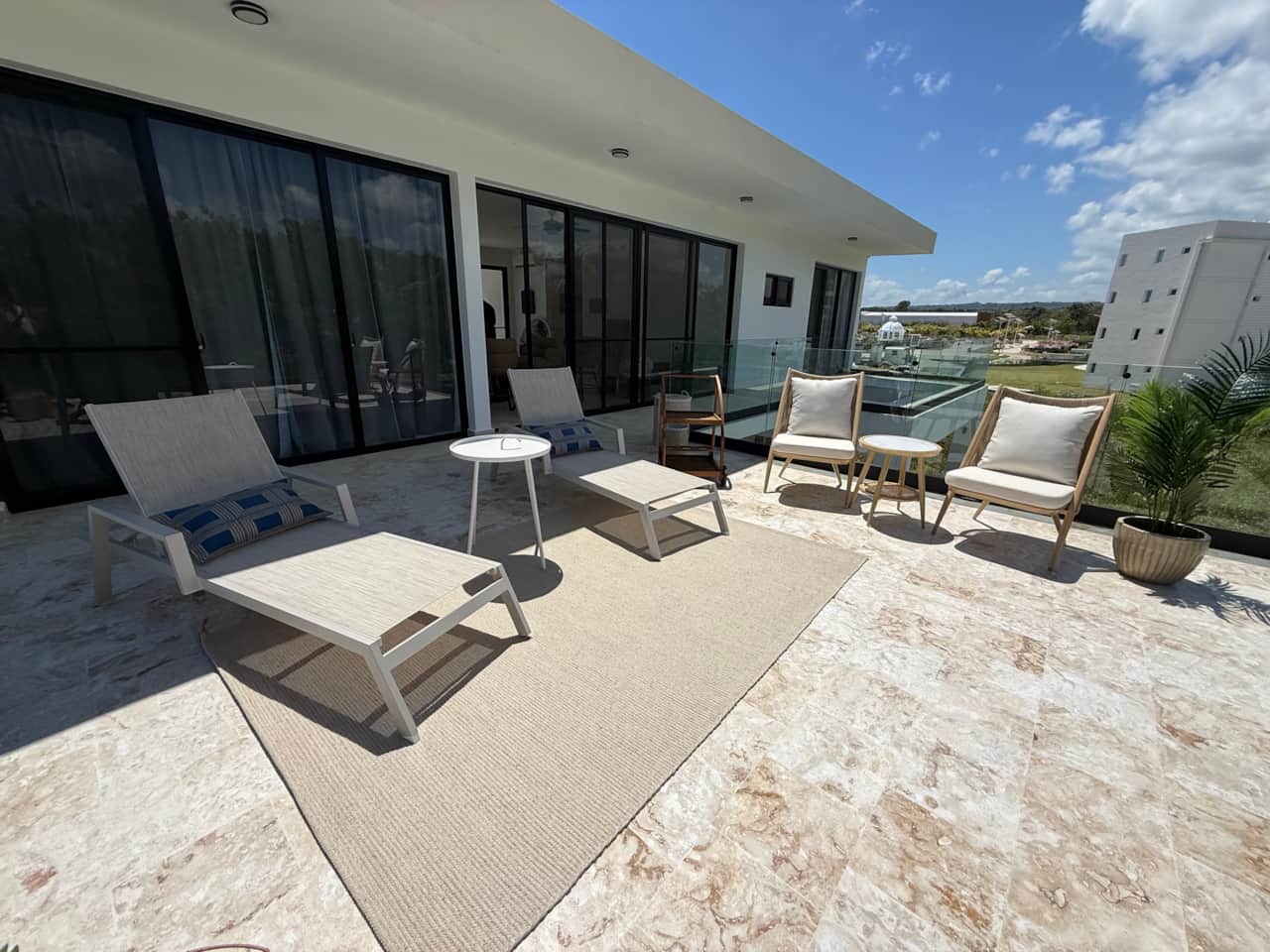 Upper Patio Loun