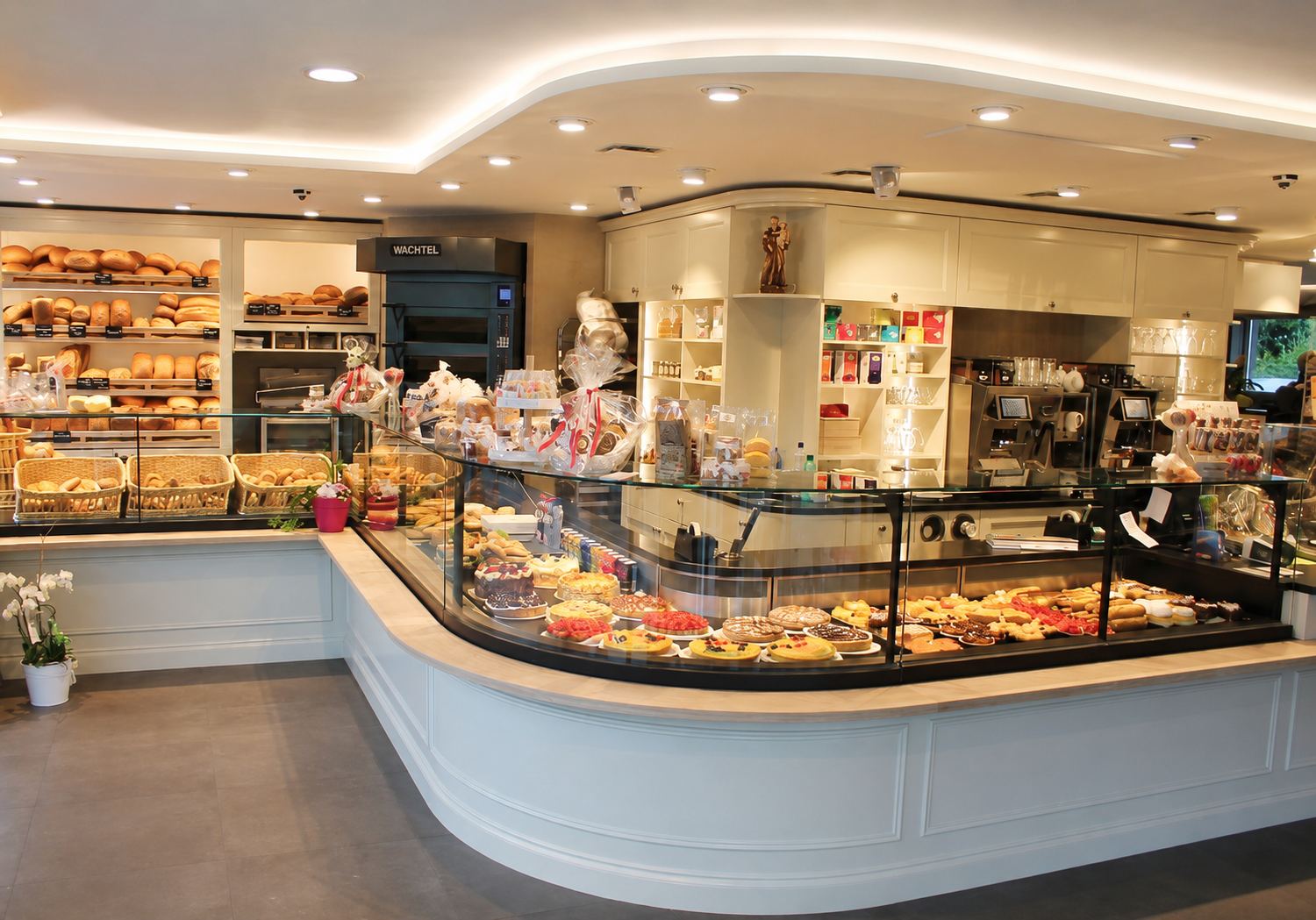 Innenraum der Bäckerei und Teestube Le Péché Mignon in Malmedy