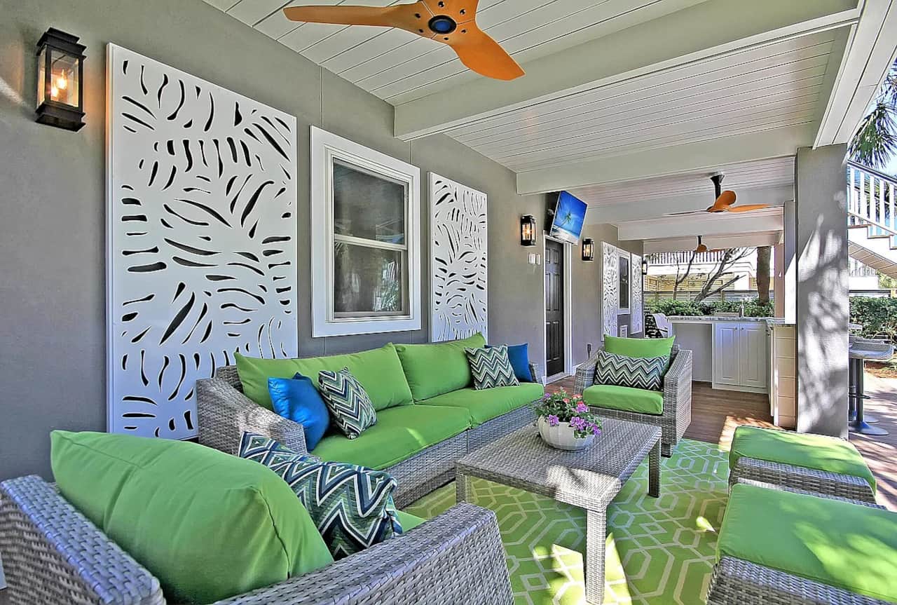 Backyard Outdoor Seating Area 003