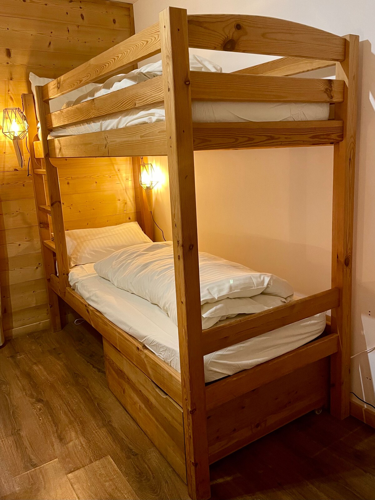 Lits superposés en bois massif