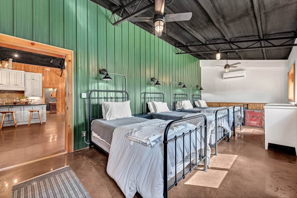 Bunkroom with 4 XL twin beds