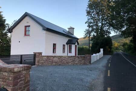 Sunville Cottage is located along the R512 Kilmallock to Kildorrery Road Sunville Cottage is located along the R512 Kilmallock to Kildorrery Road