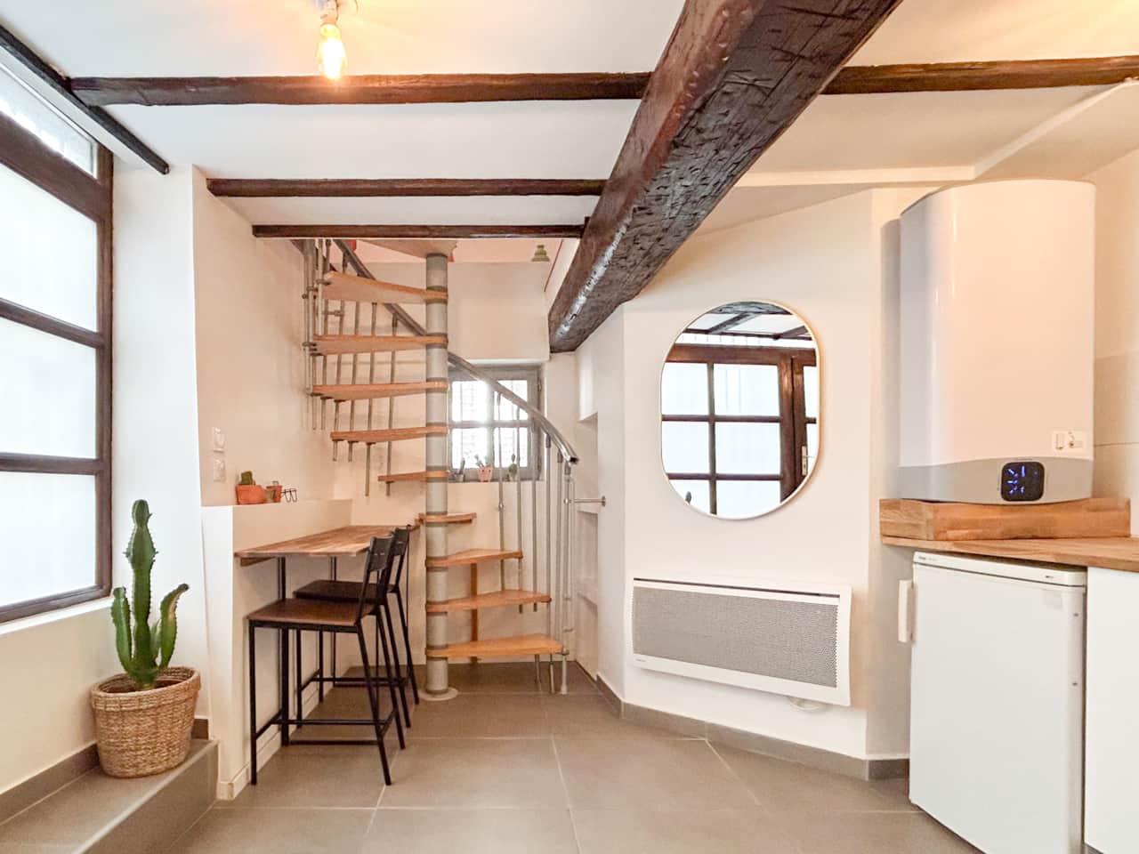 Escalier pour accès chambre et salle de bain