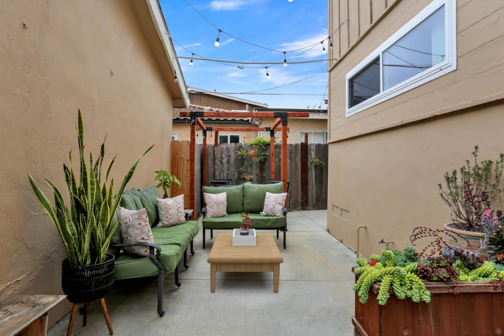 Private Patio/ Outdoor Living Area Private Patio/ Outdoor Living Area