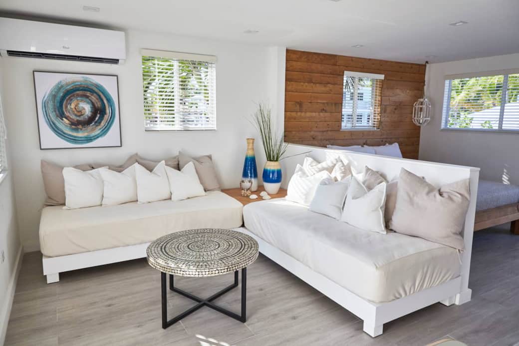 Key-largo-apartment-vacation-rental-Living-room-beds