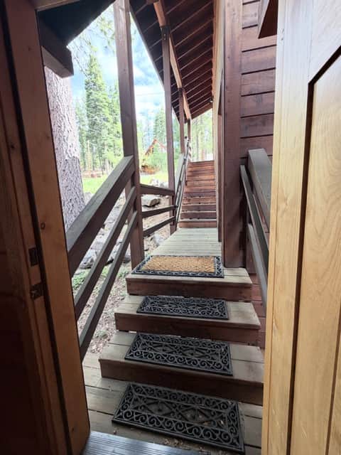 Frt stairs going up