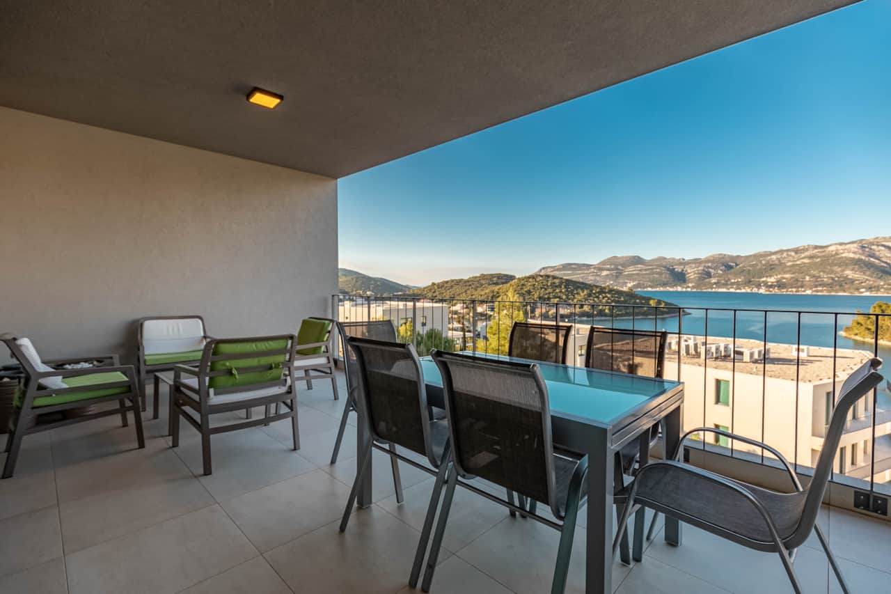 O4 Patio 1-1