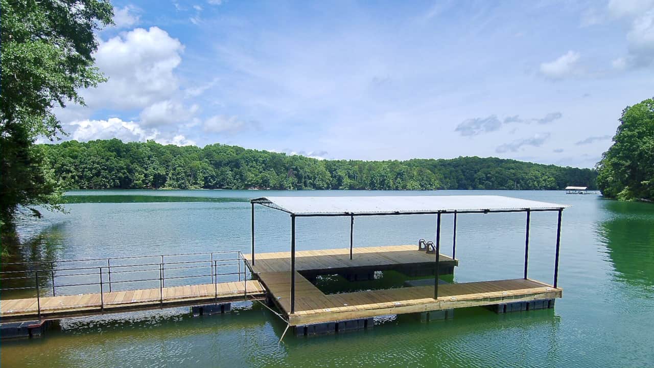 Lakefront Gem - Hartwell GA -  Private Dock with extended swim platform and water stairs