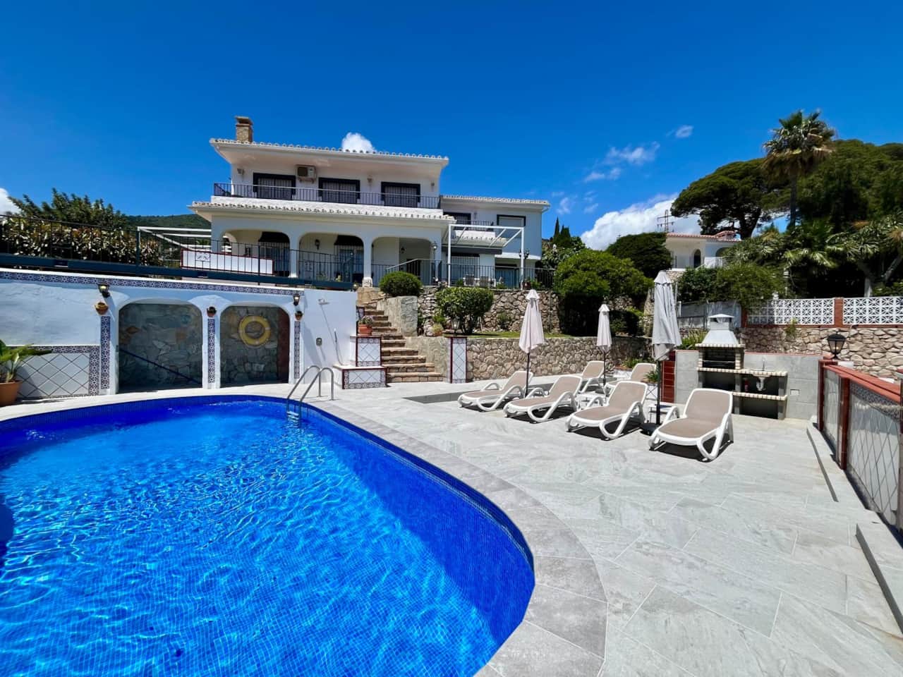Private Villa with Garden & Pool
