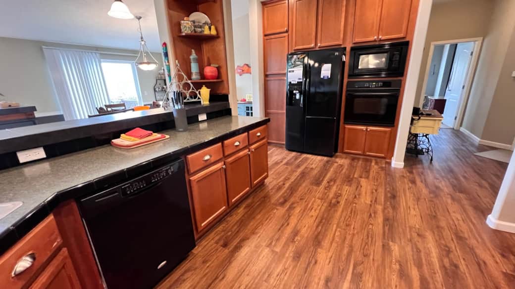 A kitchen with all the amenities.