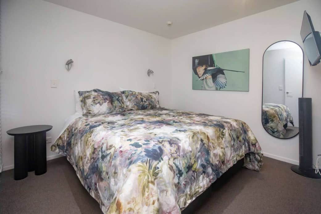 Sink into the king-size pillow-top bed and unwind with your own TV – the perfect end to a day in the city. 