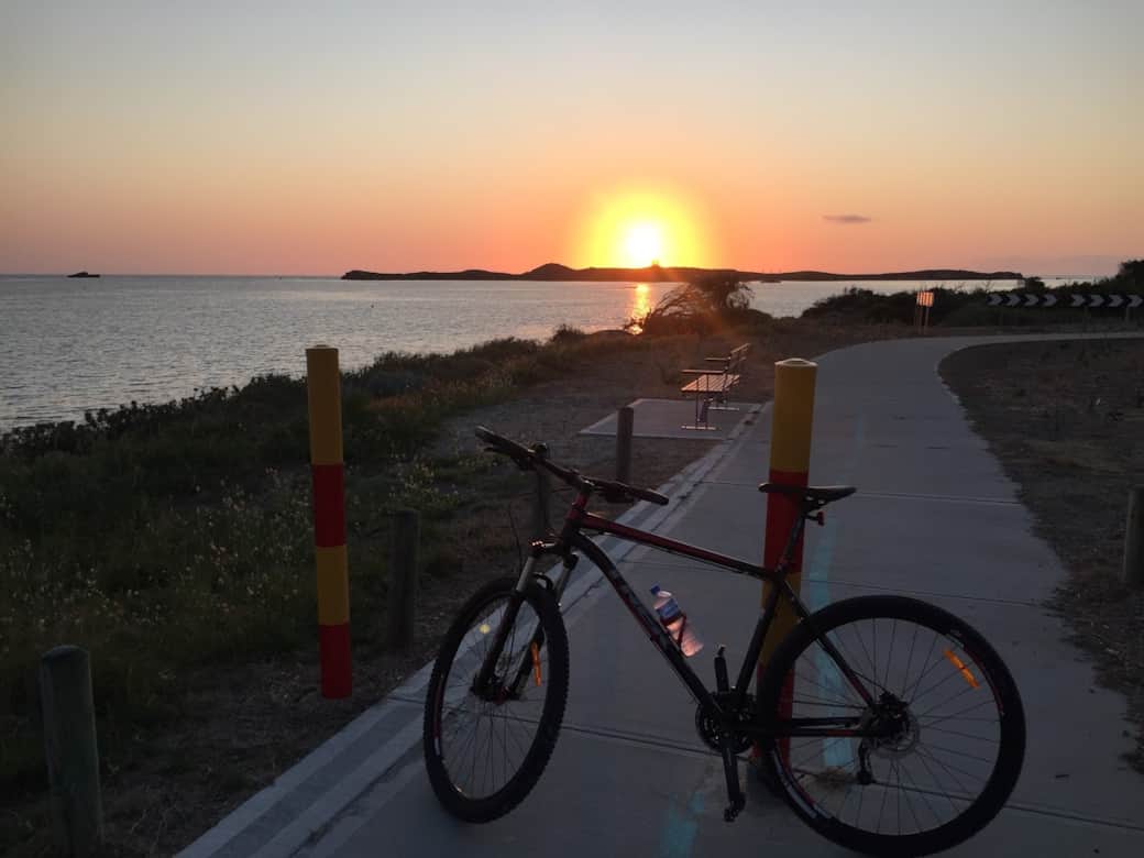 Coastal tracks for Bike rides around the sights! Penguin Island and SUNSET Coastal tracks for Bike rides around the sights! Penguin Island and SUNSET