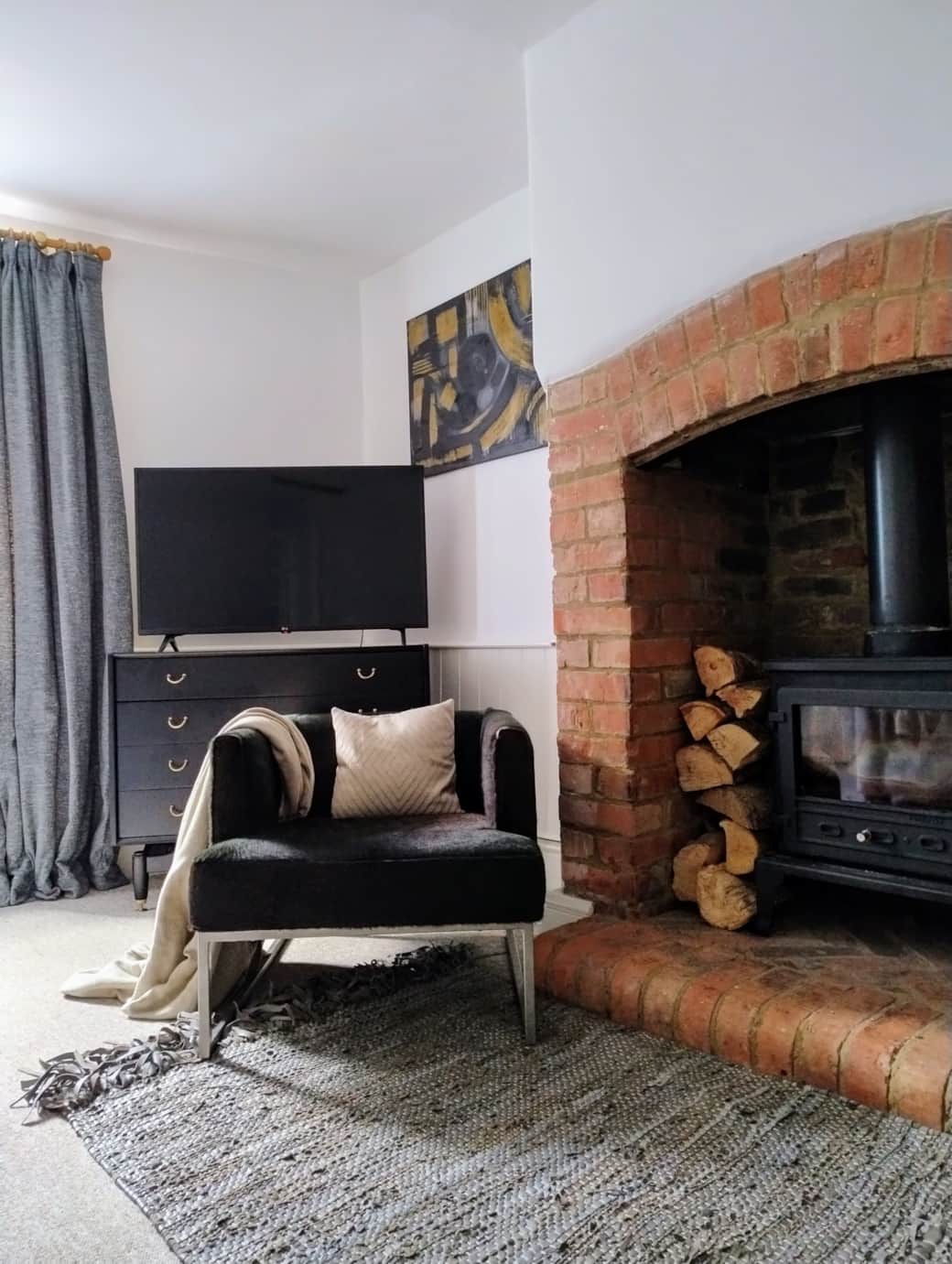 Cosy Lounge with Log Burner