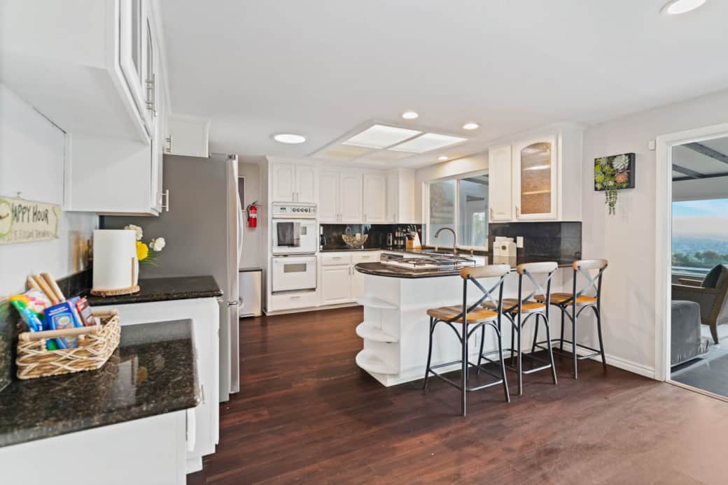 Fully equipped kitchen