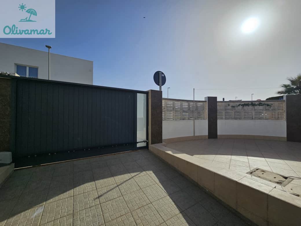 Entrada a la casa - www.olivamar.com