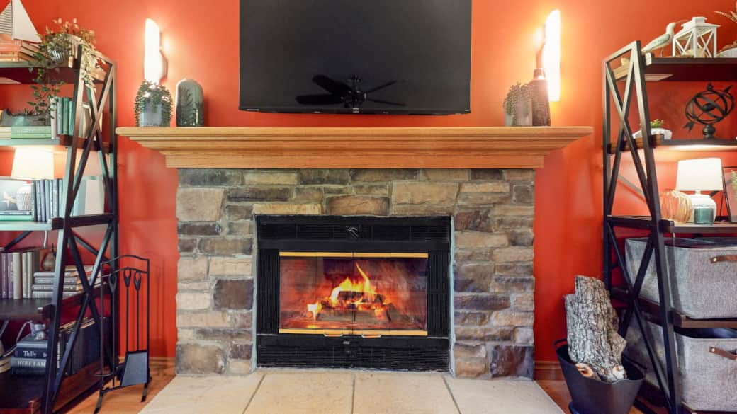 Glenn Haven Getaway Living Room Fireplace