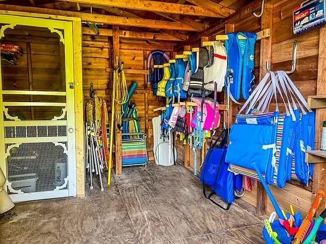 Pine Crest - Beach Shed