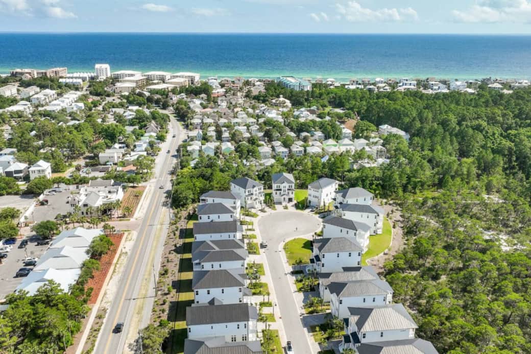 Our Beautiful Blue Water Paradise home is less than a mile to Blue Mountain Beach!  An easy 5 minute bike ride!   Close to dozens of restaurants, coffee shops and Ice Cream!