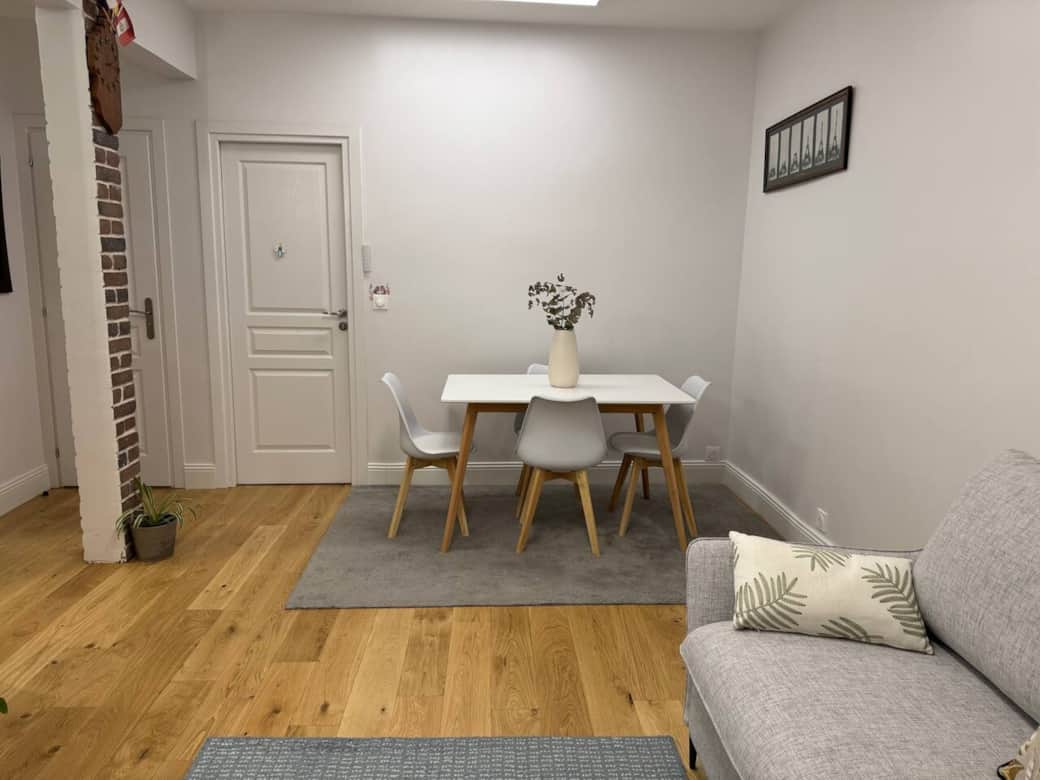 coin repas pour 4 à 6 personnes