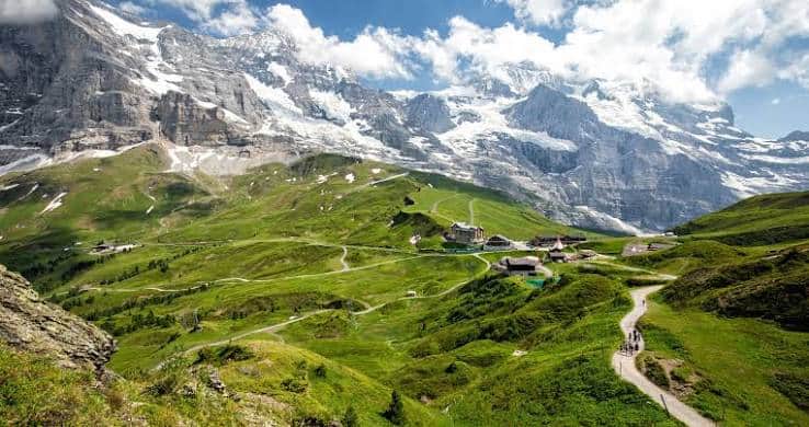 Panorama Trail from Männlichen towards Kleine Scheidegg