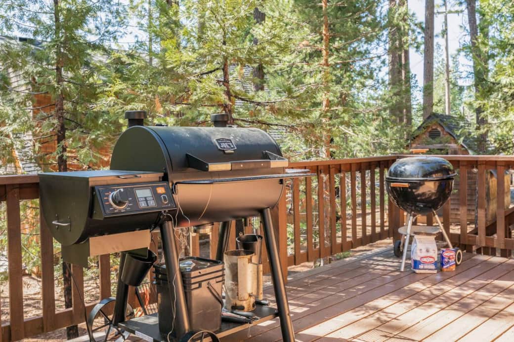 Grill and smoker for use