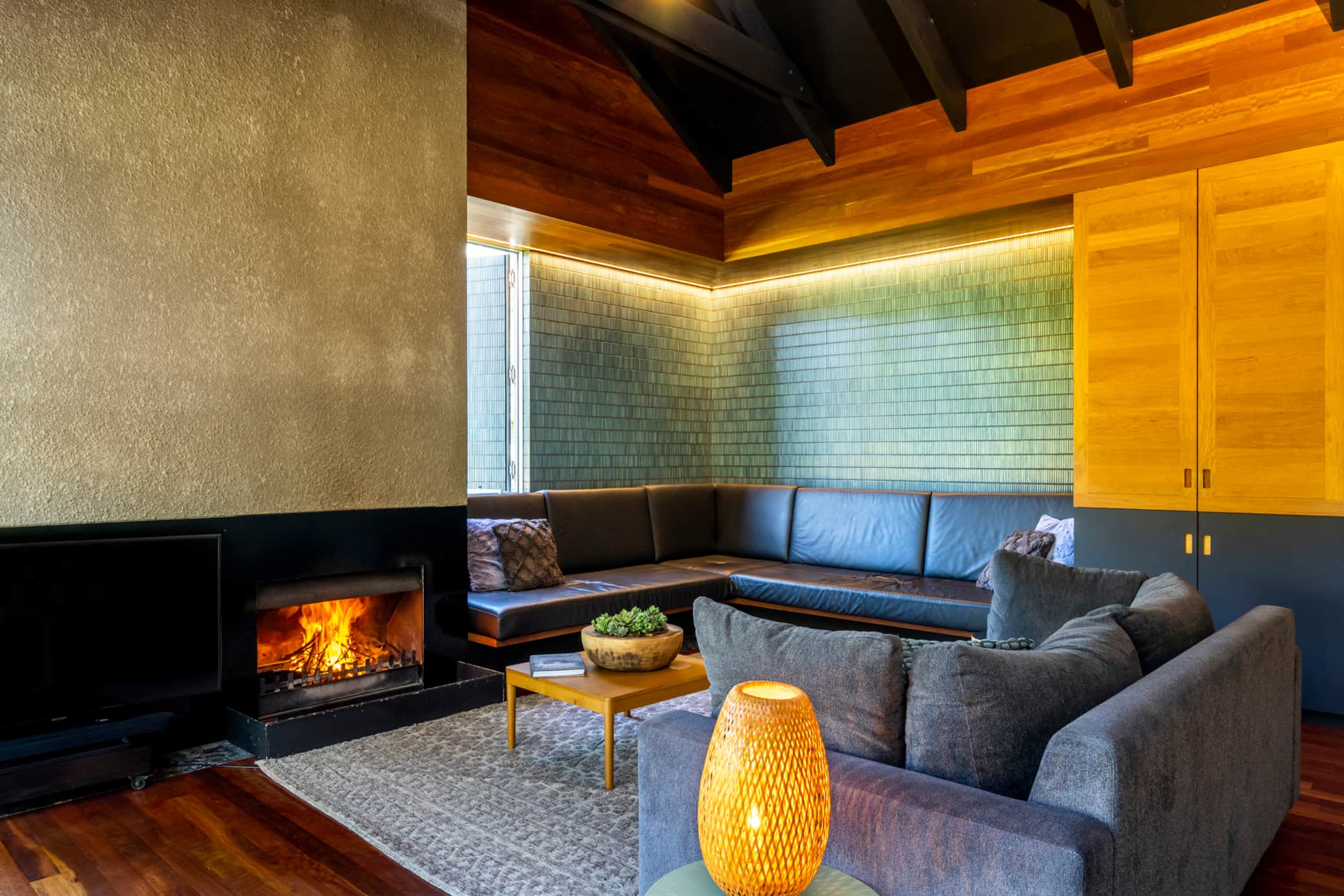 LRH Cosy Lounge view.jpg