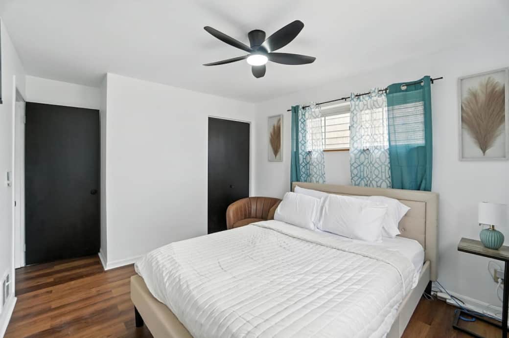 BR #1 Queen Size Bed 