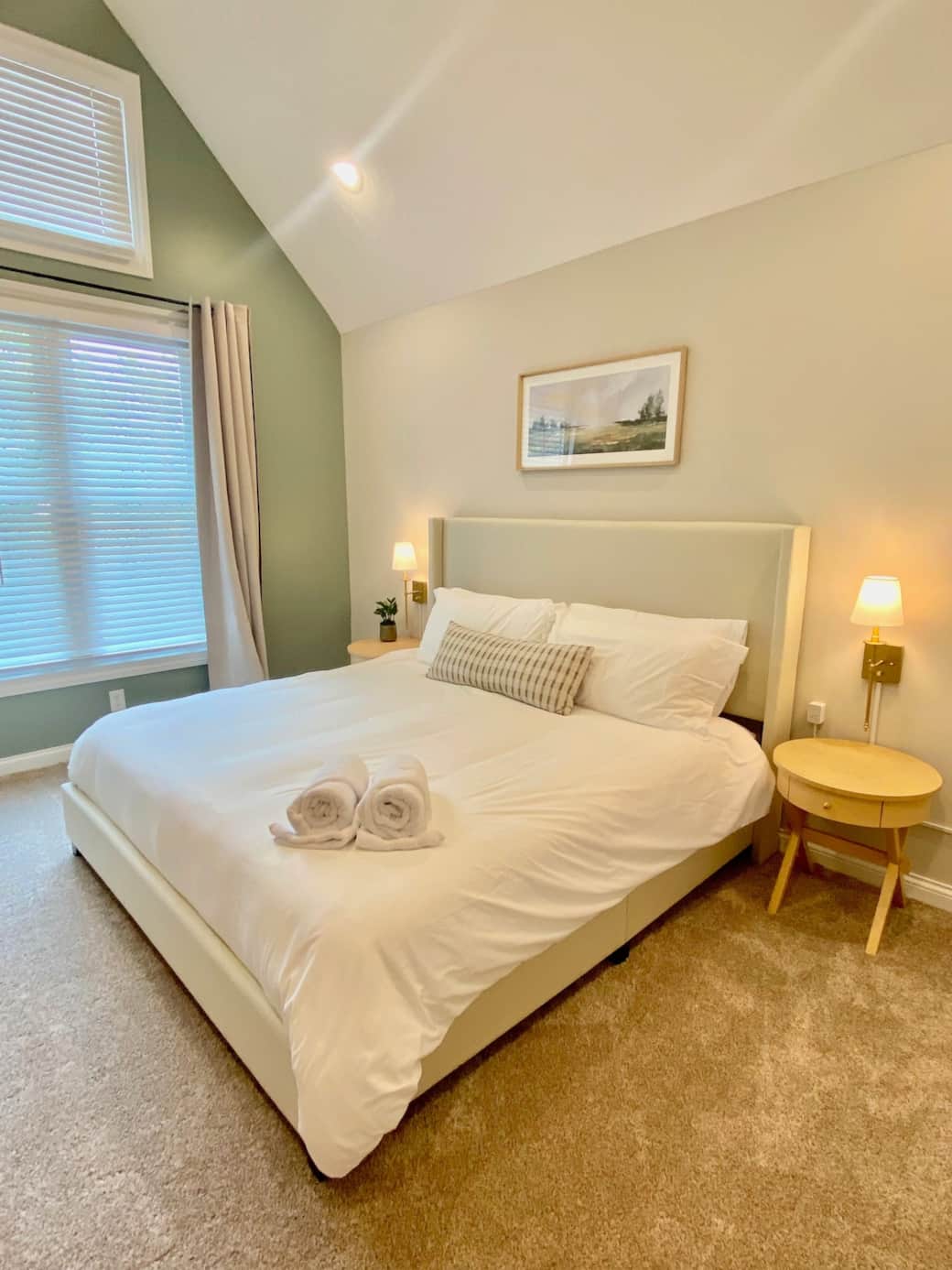 Primary Bedroom (King)