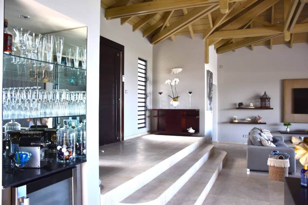 Bar area Indigo Pearl 