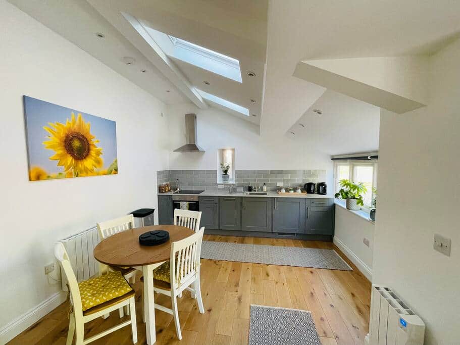 Paddock View_Kitchen & Dining Area Paddock View_Kitchen & Dining Area