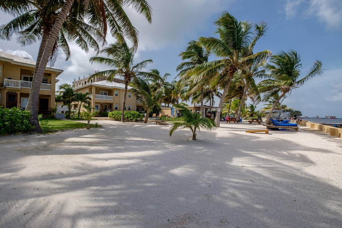 Ample white sand!