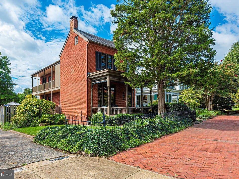 Historic Farmhouse on Dill
