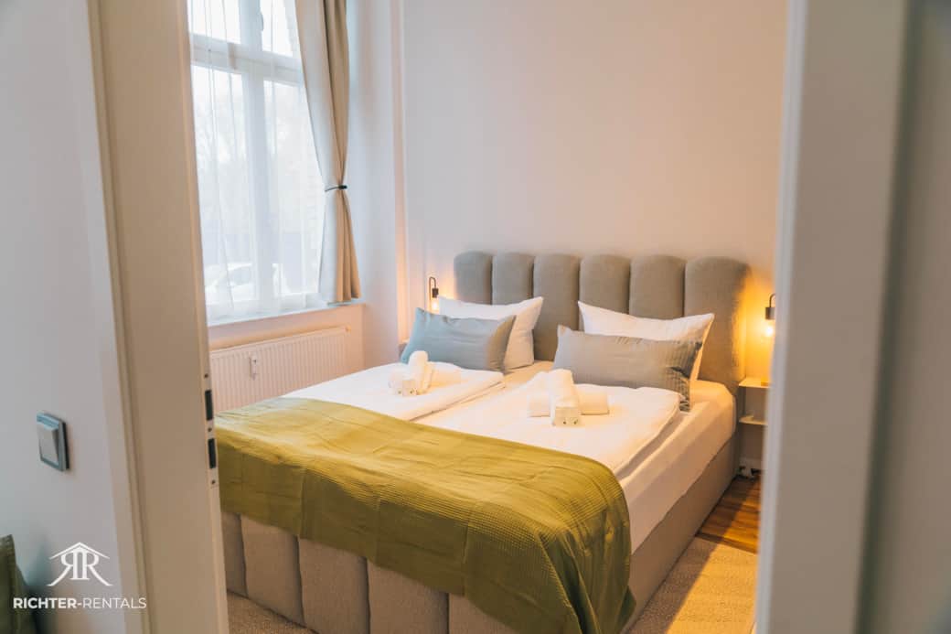 Schlafzimmer - King-Size-Doppelbett 180x200