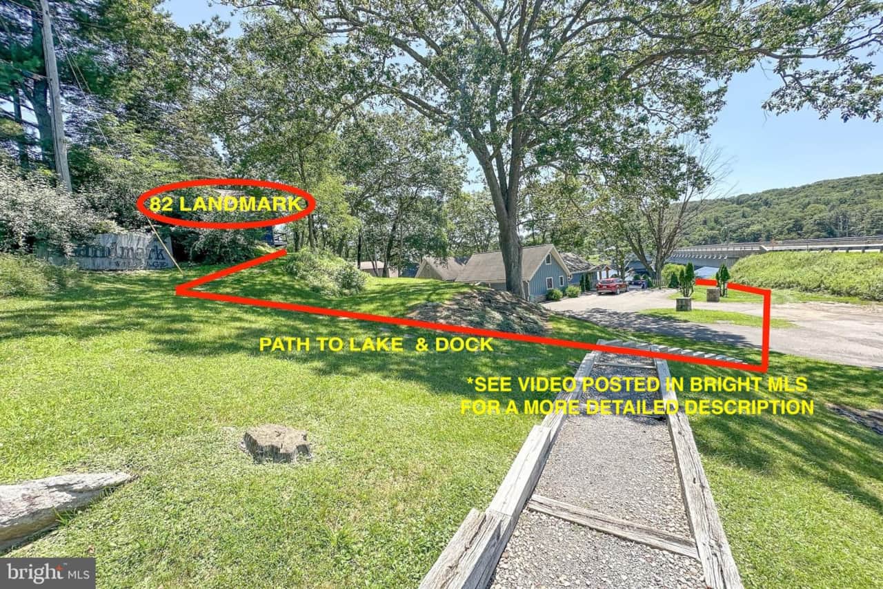 Path to Lake.jpg